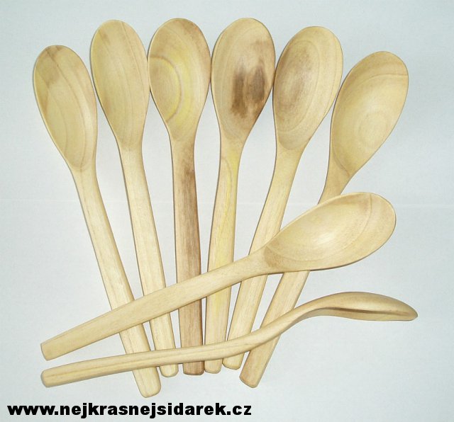 Dřevěná lžíce - Na teplé jídlo - Ořešák tmavý > varianta nejsvětlejší - střední