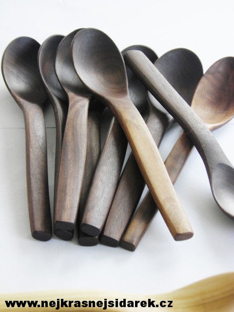 Dřevěná lžíce - Na teplé jídlo - Ořešák tmavý > varianta Ořešák americký