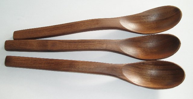 Dřevěná lžíce - Na teplé jídlo - Ořešák tmavý > varianta Ořešák americký