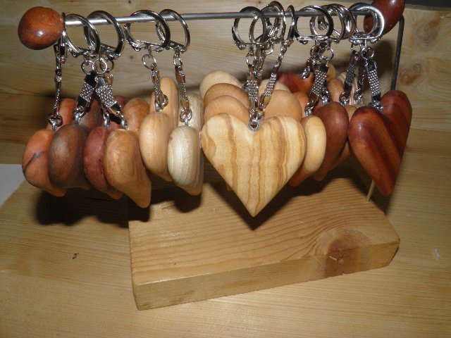 Srdce ze dřeva - KLÍČENKA - Oliva > varianta Oliva