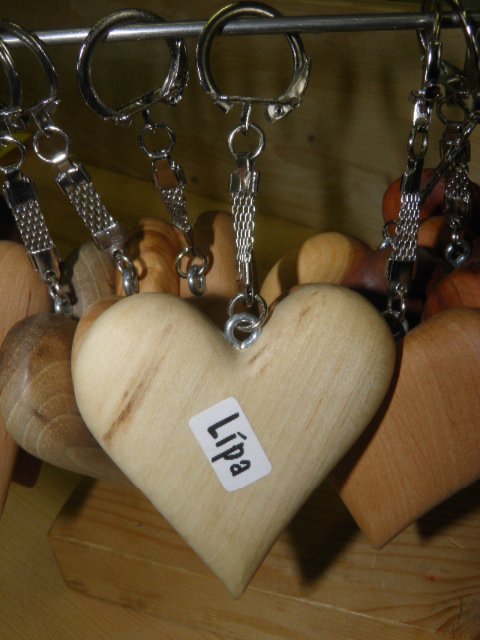 Srdce ze dřeva - KLÍČENKA - Mix druhů > varianta Lípa