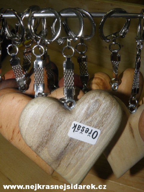 Srdce ze dřeva - KLÍČENKA - Ořešák > varianta Ořešák světlý