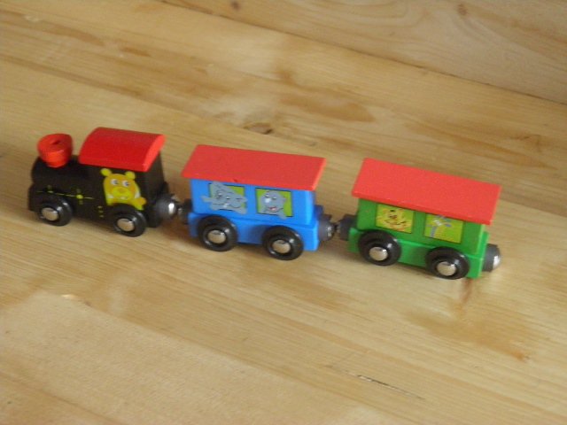 Dřevěný vláček na magnet > varianta 1