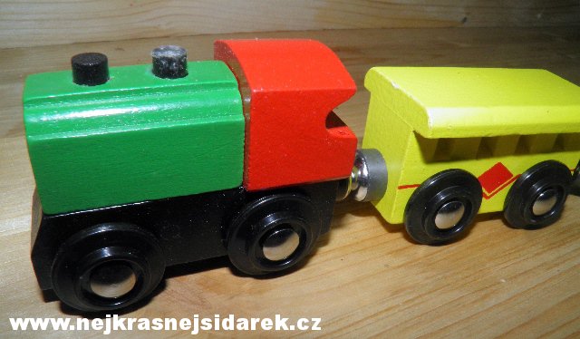 Dřevěný vláček na magnet > varianta 4