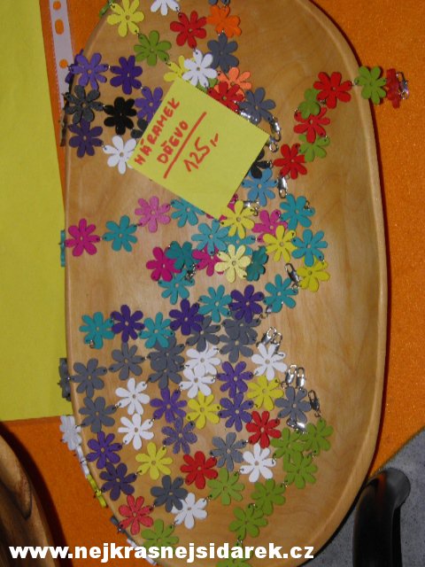 Náhrdelník - Dřevěný - Kytka > varianta Hnědá - přírodní