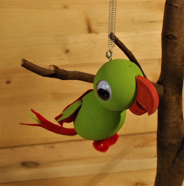Dřevěný pérák - papoušek > varianta zelený
