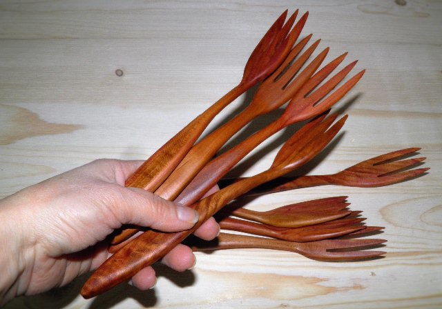 Dřevěná vidlička - Švestka > varianta Švestka