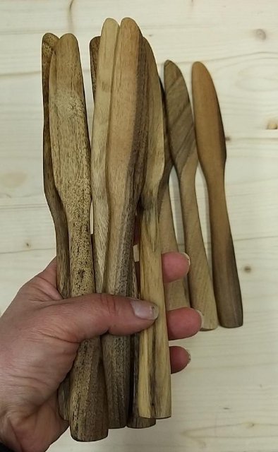 Dřevěný nůž - Ořešák vlašský > varianta Ořešák vlašský