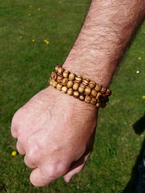 Dřevěný náramek z Třešně > varianta pánský