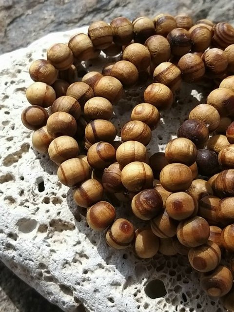 Dřevěný náramek z Třešně > varianta pánský