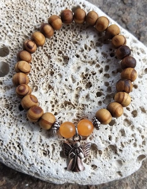 Set dřevěných náramků s karnolem > varianta Dámská a dětská