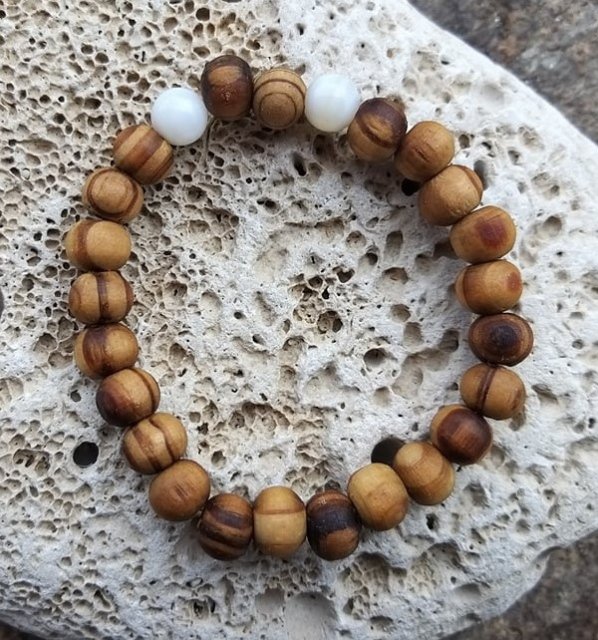 Perleťový náramek se dřevem > varianta PÁNSKÁ, DÁMSKÁ, DĚTSKÁ