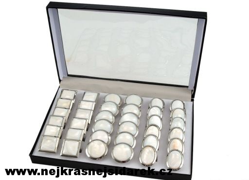 Prsten s perleťovým kamenem