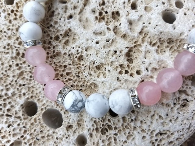 Náramek s magnezitem a růženínem > varianta DÁMSKÁ, DĚTSKÁ