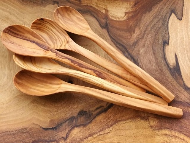 Dřevěná lžíce z olivového dřeva > varianta velká lžíce