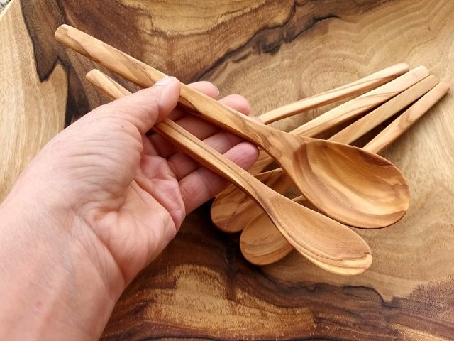 Dřevěná lžička dezertní > varianta oliva