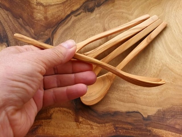 Dřevěná lžička dezertní > varianta oliva