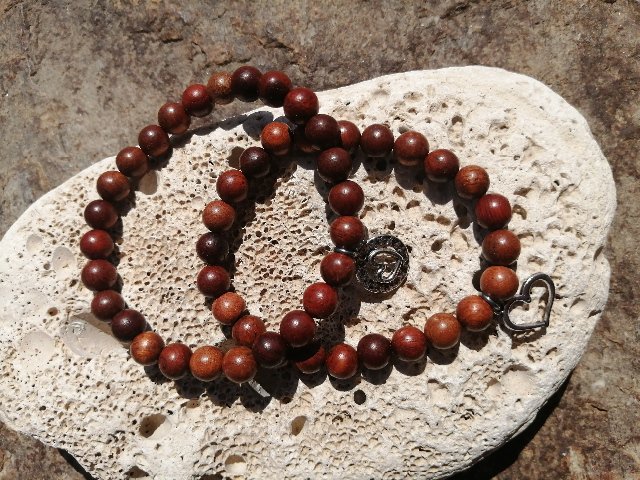 Mahagonový náramek se srdcem > varianta PÁNSKÁ, DÁMSKÁ, DĚTSKÁ