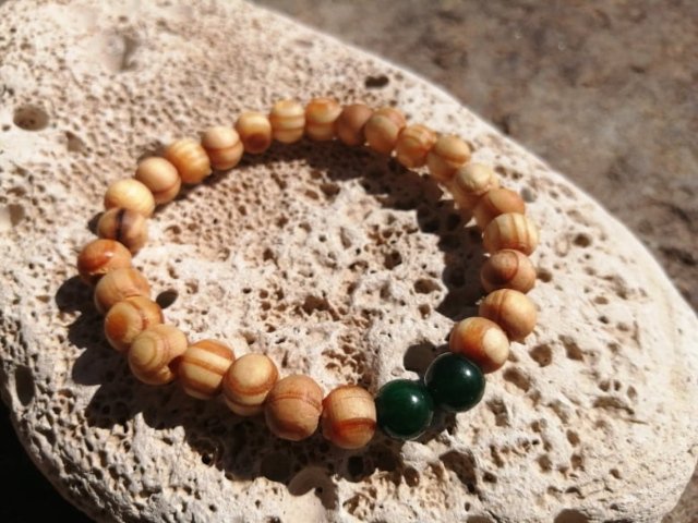 Borovicový náramek s achátem > varianta PÁNSKÁ, DÁMSKÁ, DĚTSKÁ