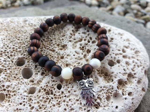 Náramek z ořešáku s perletí > varianta PÁNSKÁ, DÁMSKÁ, DĚTSKÁ