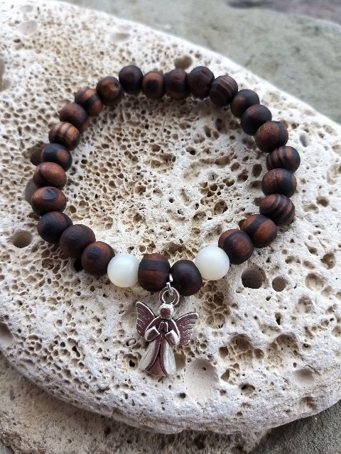 Náramek z ořešáku s perletí > varianta PÁNSKÁ, DÁMSKÁ, DĚTSKÁ