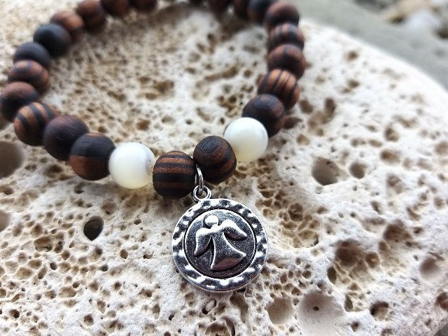 Náramek z ořešáku s perletí > varianta PÁNSKÁ, DÁMSKÁ, DĚTSKÁ