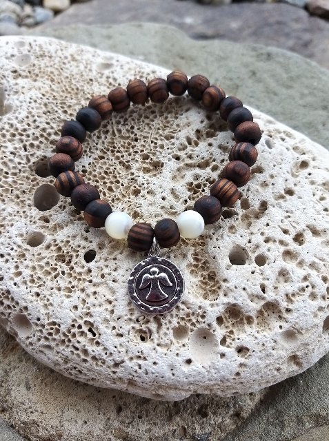 Náramek z ořešáku s perletí > varianta PÁNSKÁ, DÁMSKÁ, DĚTSKÁ