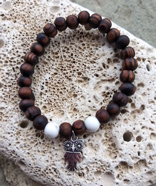 Náramek z ořešáku s magnezitem > varianta PÁNSKÁ, DÁMSKÁ, DĚTSKÁ