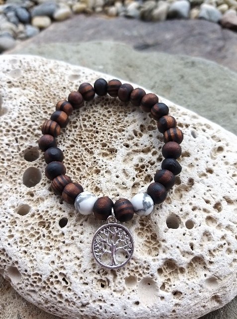 Náramek z ořešáku s magnezitem > varianta PÁNSKÁ, DÁMSKÁ, DĚTSKÁ