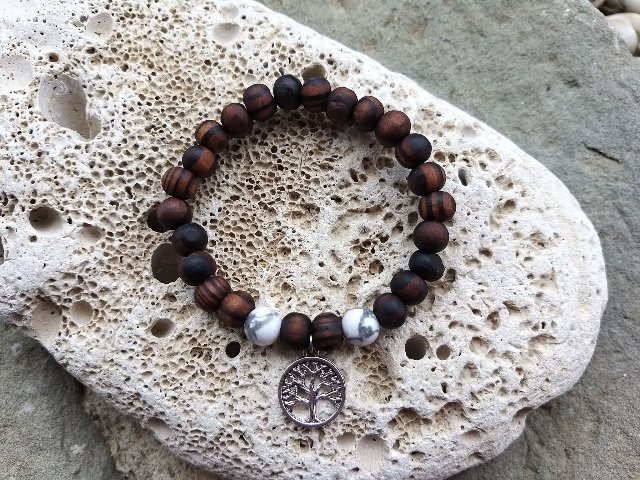 Náramek z ořešáku s magnezitem > varianta PÁNSKÁ, DÁMSKÁ, DĚTSKÁ