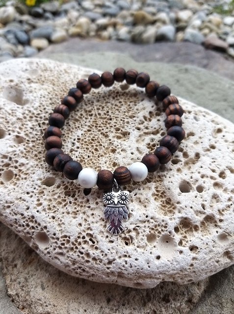 Náramek z ořešáku s magnezitem > varianta PÁNSKÁ, DÁMSKÁ, DĚTSKÁ