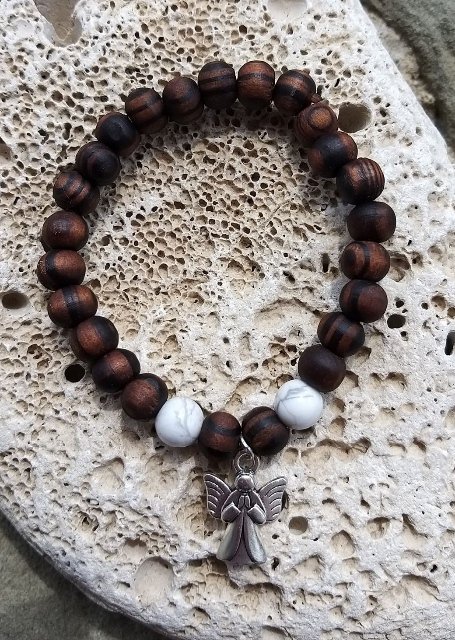 Náramek z ořešáku s magnezitem > varianta PÁNSKÁ, DÁMSKÁ, DĚTSKÁ