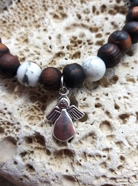 Náramek z ořešáku s magnezitem > varianta PÁNSKÁ, DÁMSKÁ, DĚTSKÁ