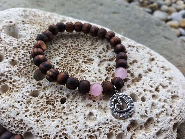 Náramek z ořešáku s růženínem > varianta PÁNSKÁ, DÁMSKÁ, DĚTSKÁ