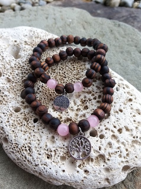 Náramek z ořešáku s růženínem > varianta PÁNSKÁ, DÁMSKÁ, DĚTSKÁ