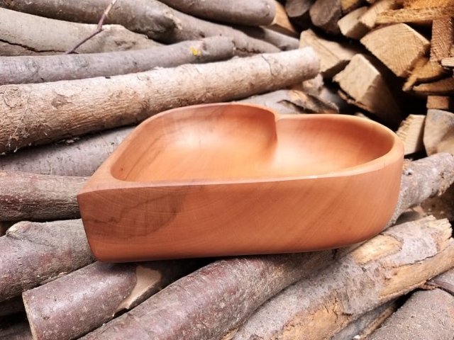 Srdcová mísa z Hrušně > varianta Hrušeň