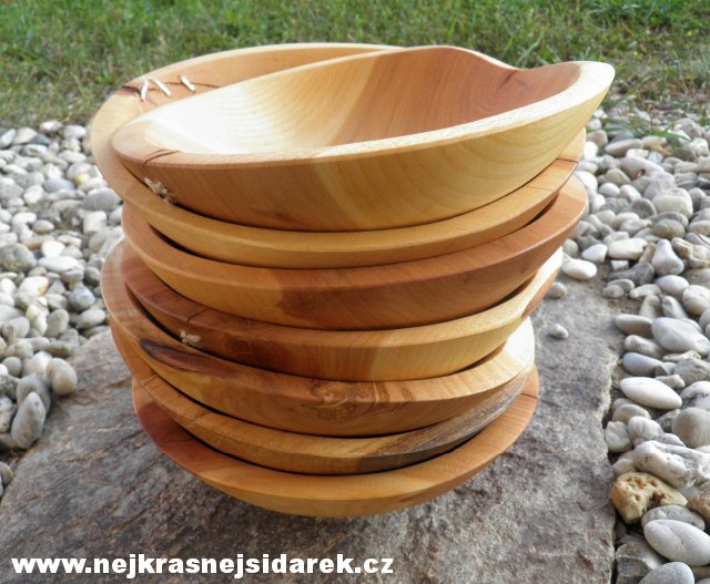 Dřevěná miska na oříšky > varianta Třešeň