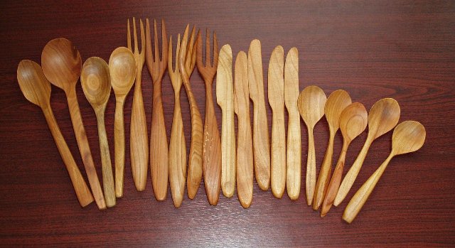 Dřevěný příborový set - Třešeň > varianta Třešeň