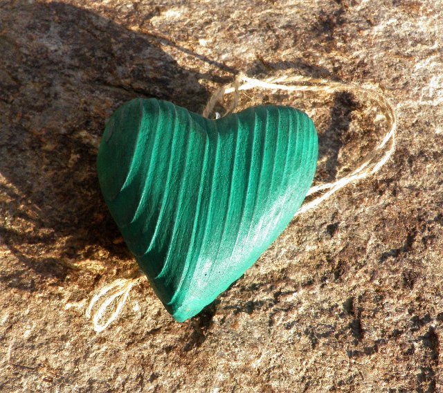 Srdce ze dřeva - Srdce z lásky - zelené - menší  > varianta Modřín