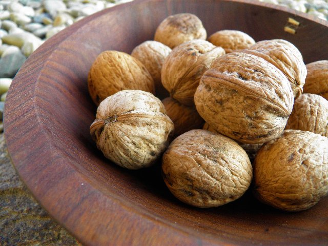 Mísa ze dřeva - na oříšky > varianta oř-oř