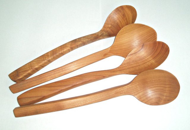 Dřevěná lžíce - Třešeň > varianta širší náhubek