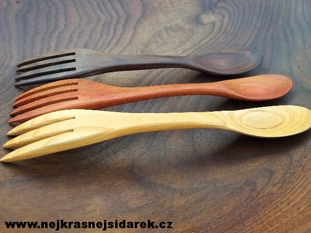 Vidličko-lžička - Set tří kusů > varianta Set-ořešák, švestka, třešeň