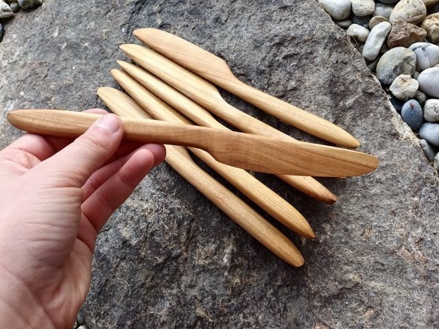 5+1 ZDARMA - nože z třešně > varianta třešeň