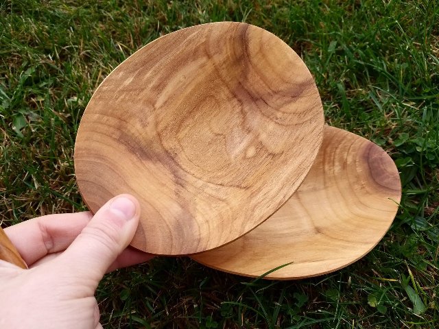 2 misky se lžičkou ze švestky > varianta švestka