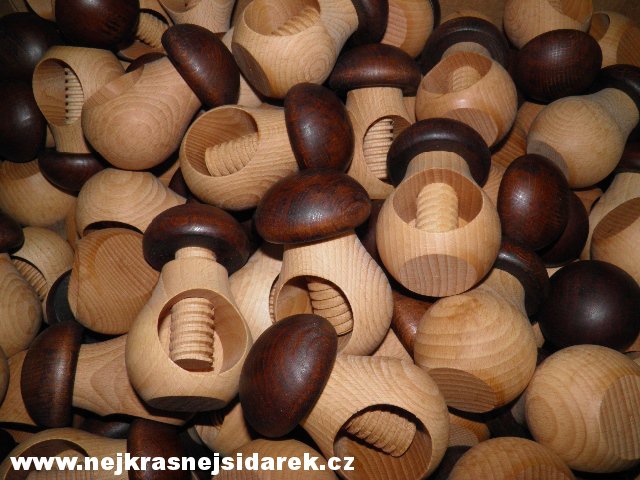 Louskáček na oříšky - Hříbek > varianta 2