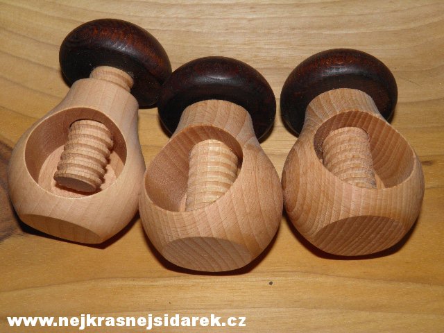 Louskáček na oříšky - Hříbek > varianta 2