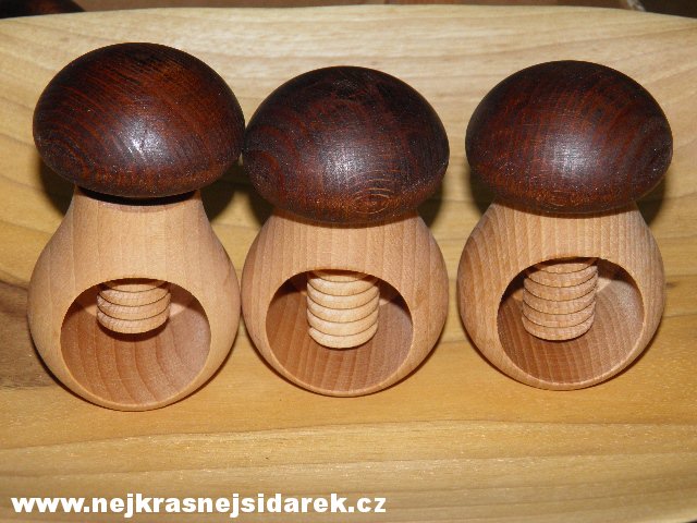 Louskáček na oříšky - Hříbek > varianta 2