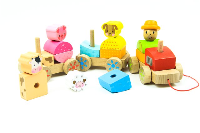 Dřevěný vláček se sundávacímy zvířátky > varianta rozebíratelné