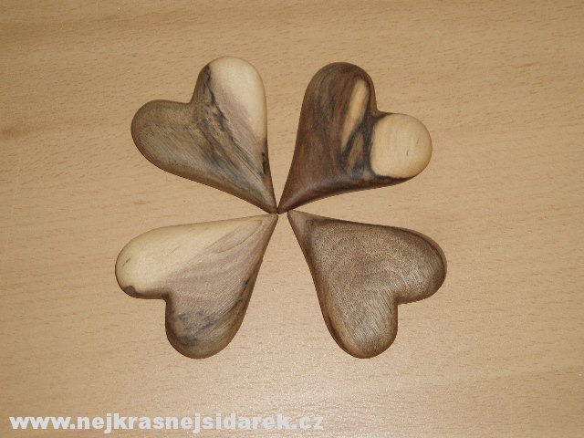 Srdíčko do ruky - OŘEŠÁK AMERICKÝ > varianta OŘEŠÁK AMERICKÝ > 6x6cm