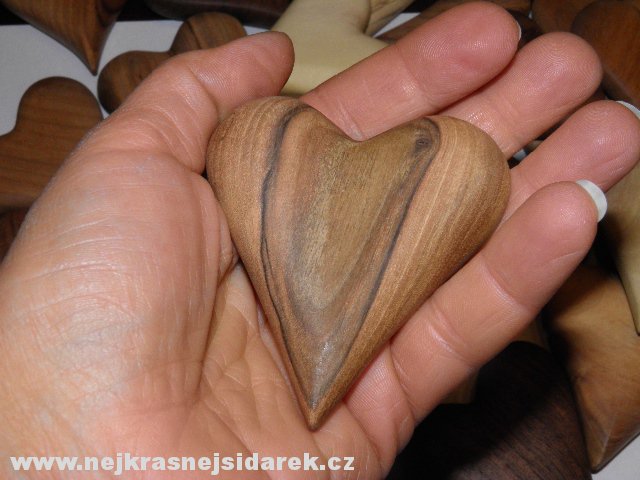 Srdíčko do ruky - OŘEŠÁK AMERICKÝ > varianta OŘEŠÁK AMERICKÝ > 6x6cm